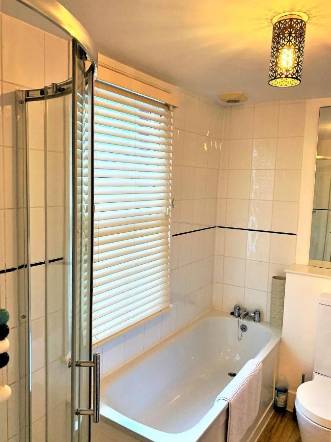 Riverside Channel5 "Holidays Homes In The Sun" Featured Central Canterbury Cottage With Free Parking Εξωτερικό φωτογραφία