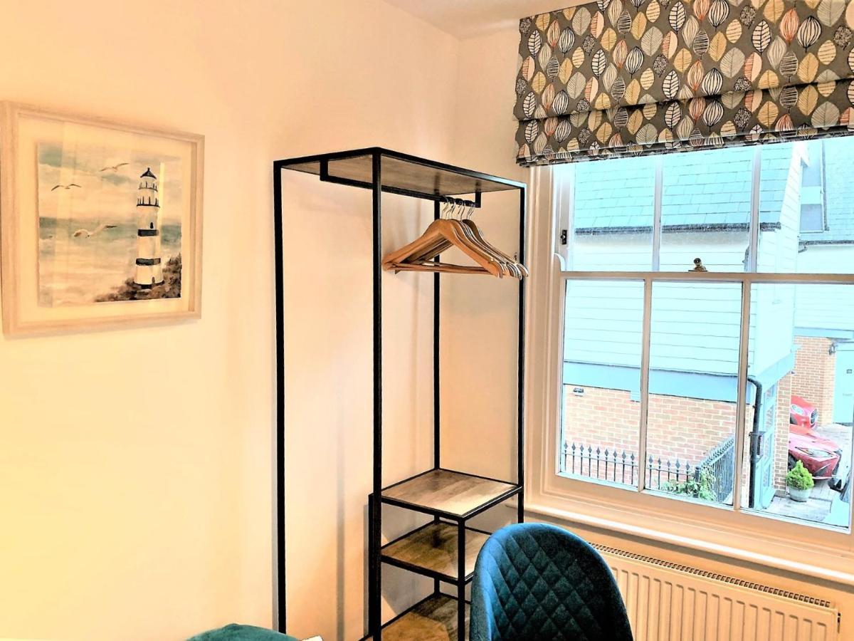 Riverside Channel5 "Holidays Homes In The Sun" Featured Central Canterbury Cottage With Free Parking Εξωτερικό φωτογραφία