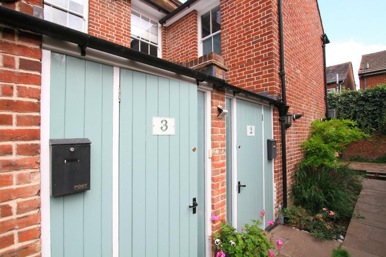 Riverside Channel5 "Holidays Homes In The Sun" Featured Central Canterbury Cottage With Free Parking Εξωτερικό φωτογραφία